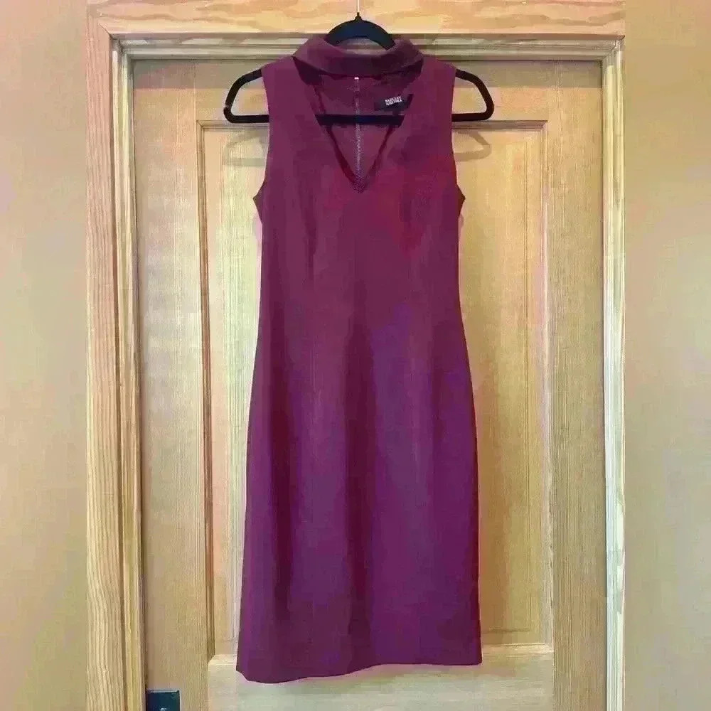 Badgley Mischka Women’s Maroon Sleeveless Dress. Size 2.